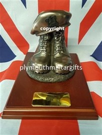Devon & Dorset Regiment Presentation Boot & Beret Figure Mahogany base